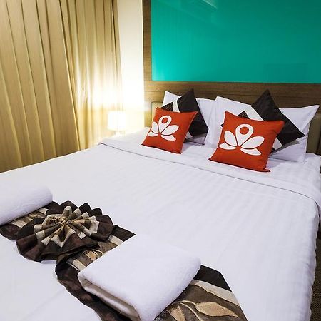 Zen Rooms Silom 12 Bangkok Ngoại thất bức ảnh