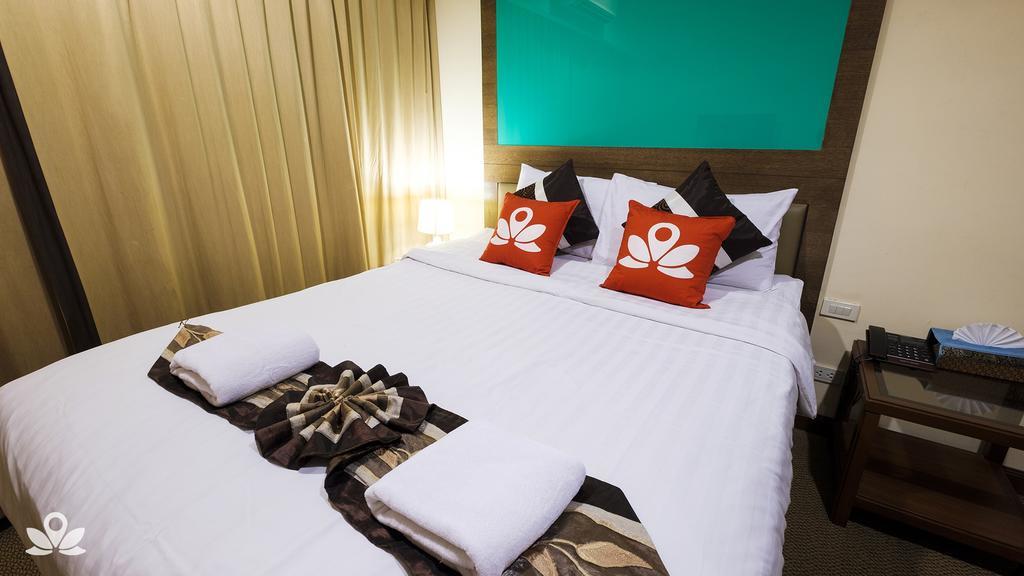 Zen Rooms Silom 12 Bangkok Ngoại thất bức ảnh