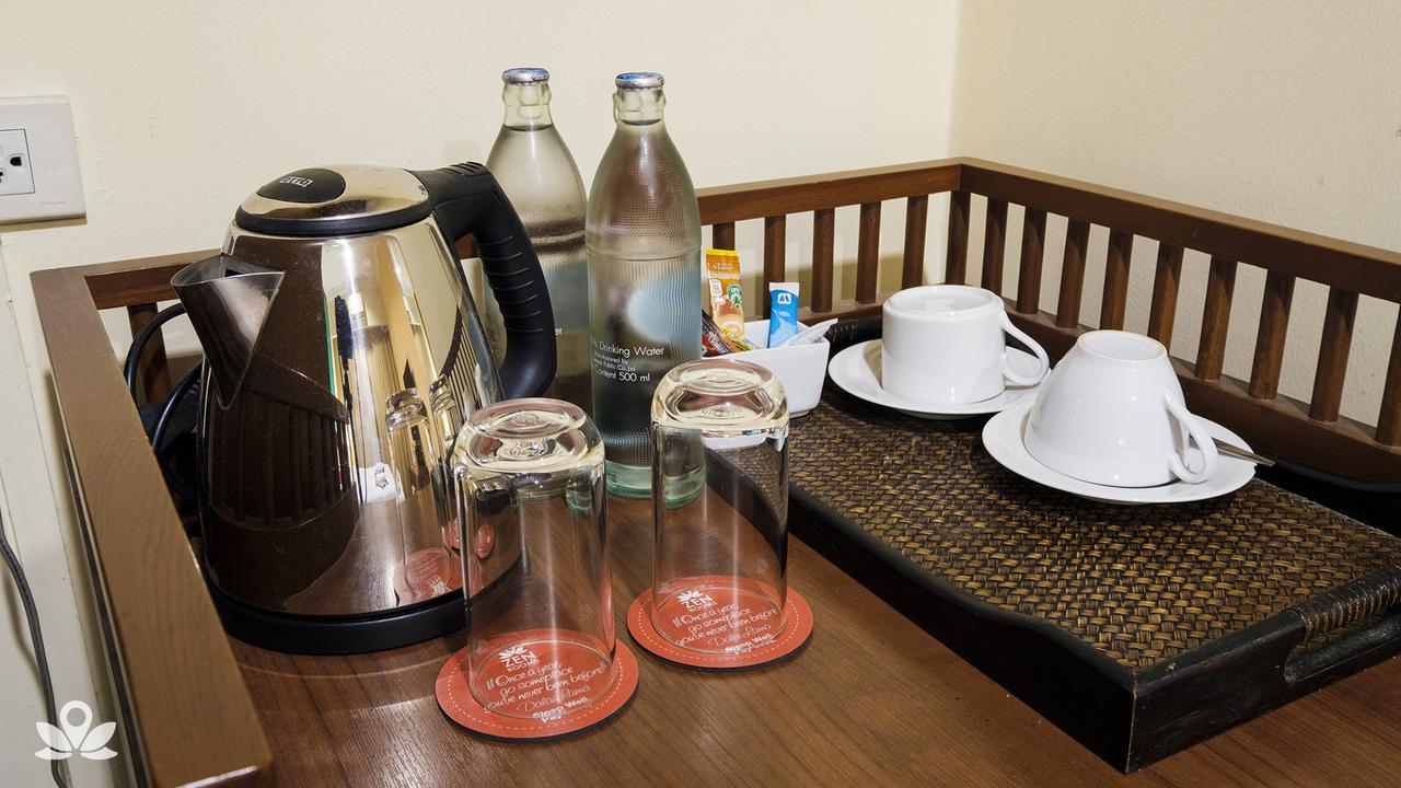 Zen Rooms Silom 12 Bangkok Ngoại thất bức ảnh