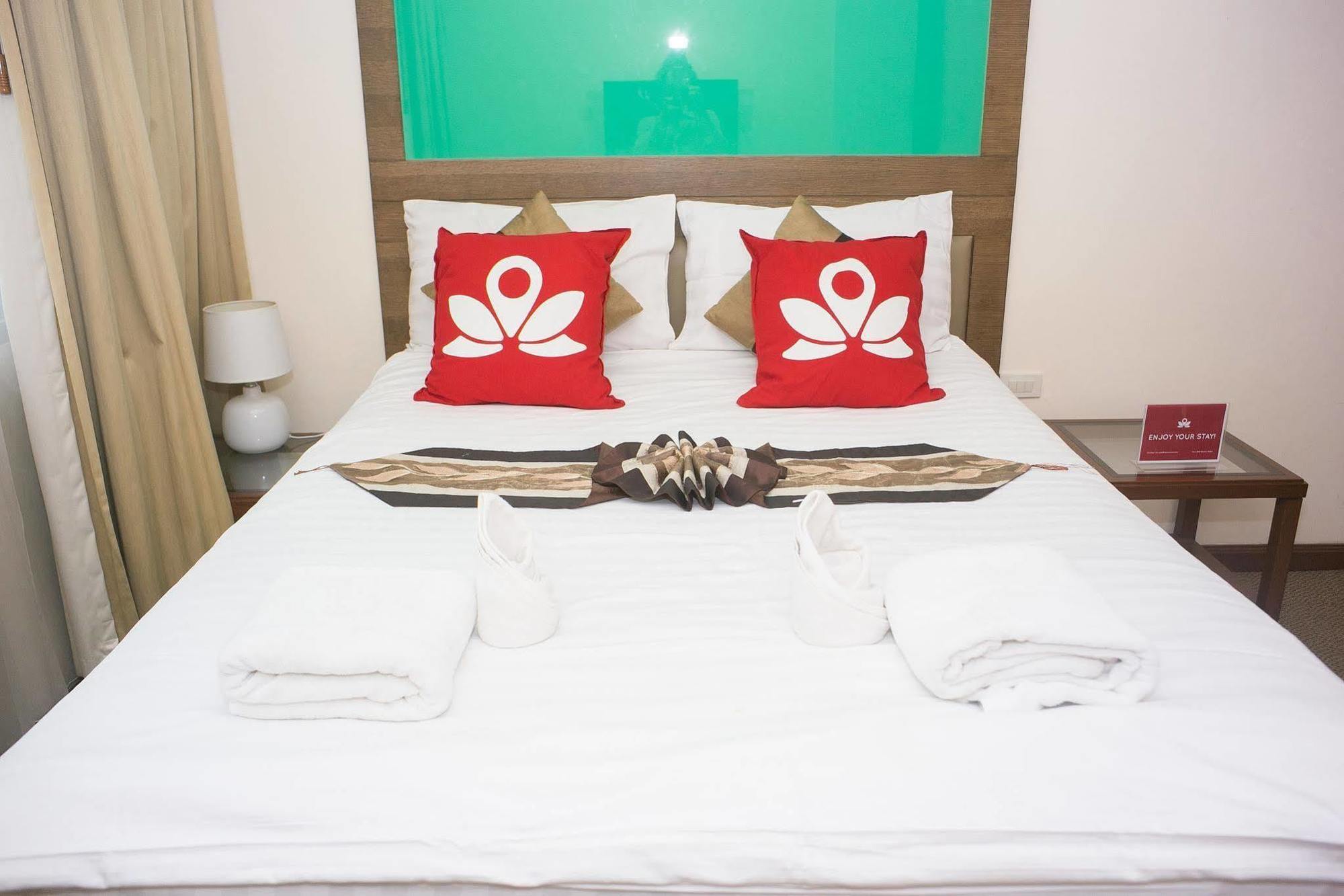 Zen Rooms Silom 12 Bangkok Ngoại thất bức ảnh