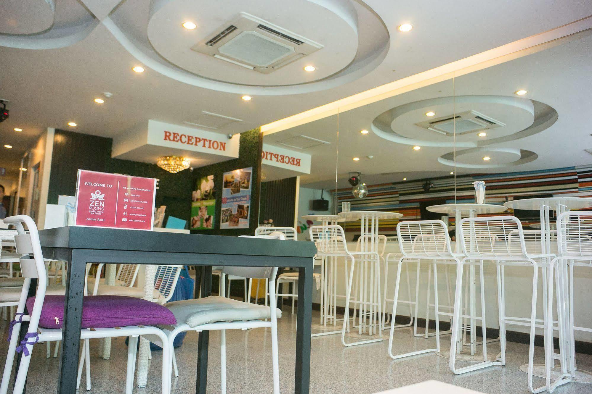 Zen Rooms Silom 12 Bangkok Ngoại thất bức ảnh