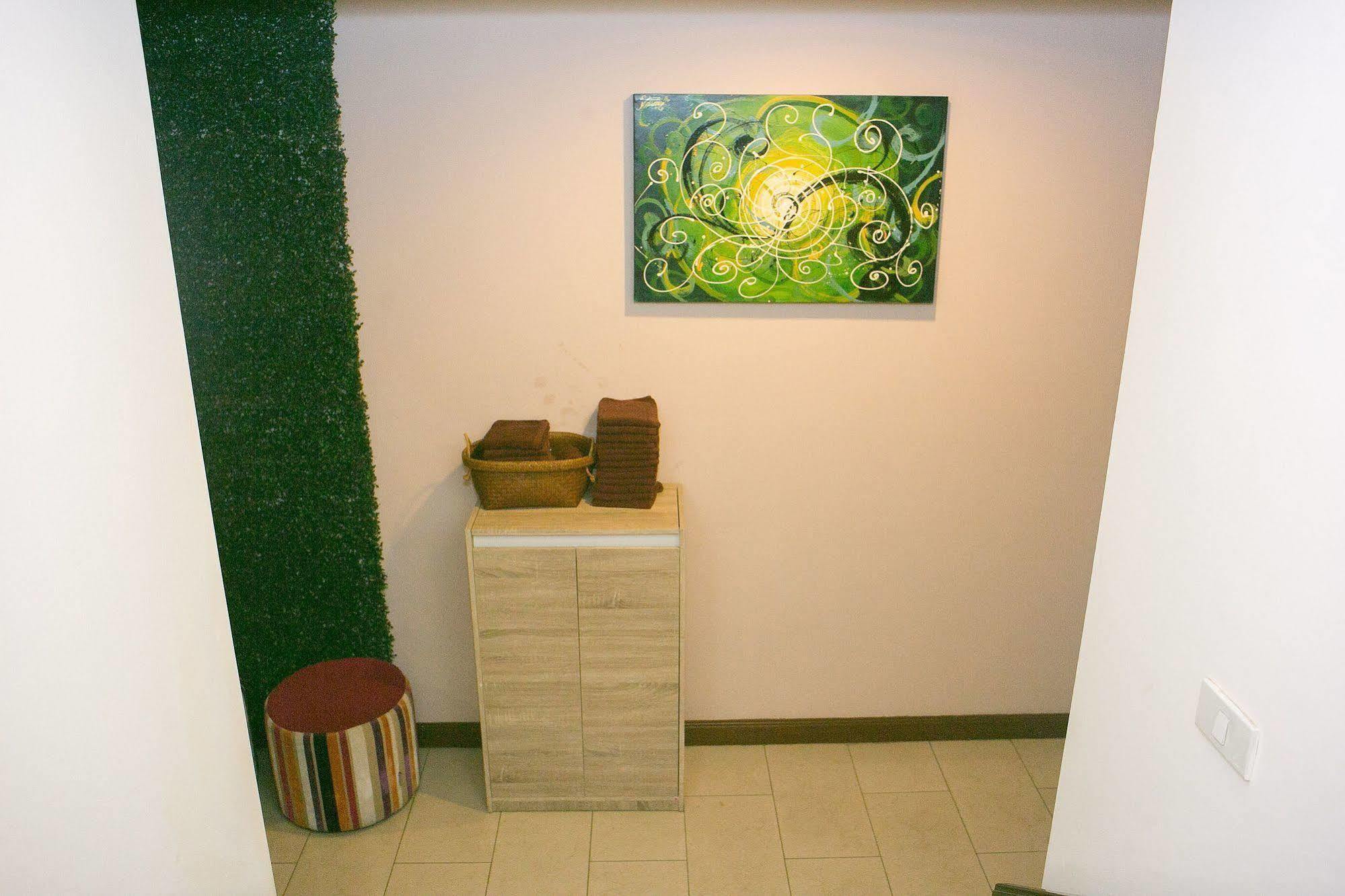 Zen Rooms Silom 12 Bangkok Ngoại thất bức ảnh